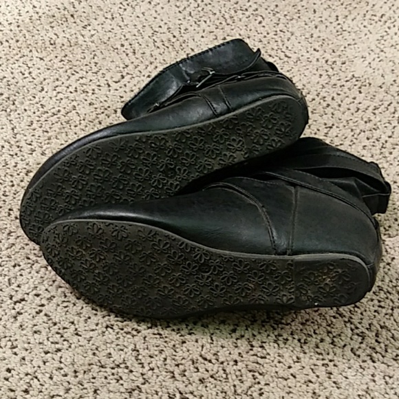🎉SALE 3/$18 Wild Diva Black Ankle Booties - Picture 3 of 3
